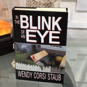 📚In The Blink Of An Eye by Wendy Corsi Staub Mystery Paranormal Hardcover